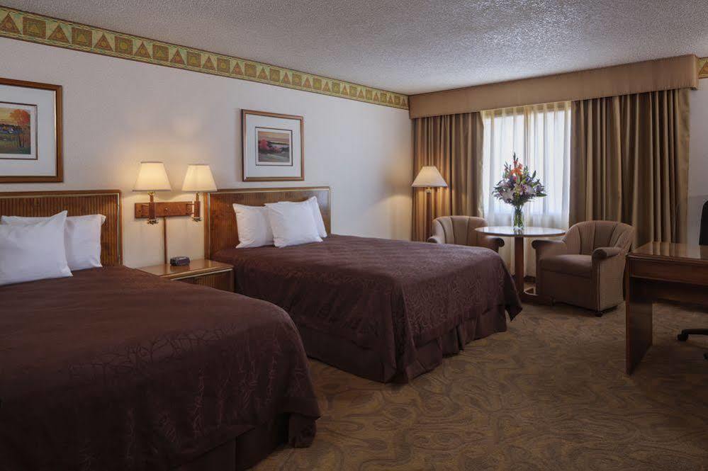 High Desert Inn Элко Экстерьер фото