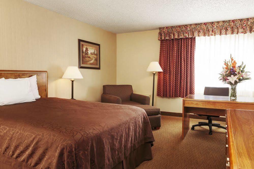High Desert Inn Элко Экстерьер фото